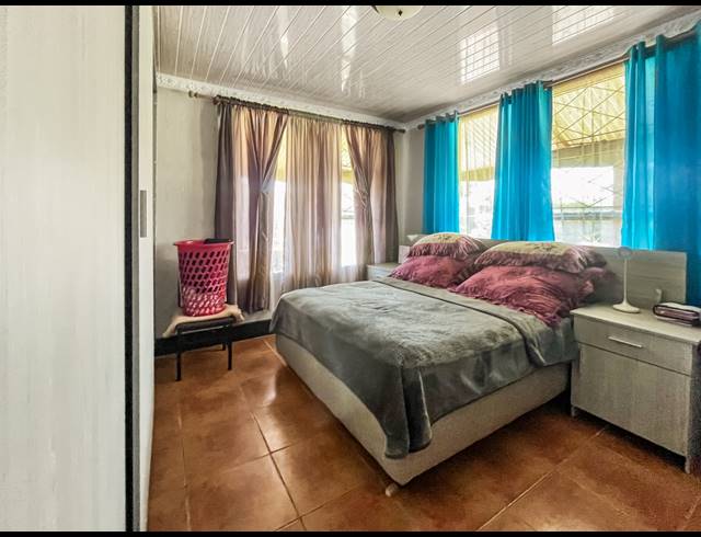 3 BEDROOM FREEHOLD FOR SALE IN WILLOW PARK